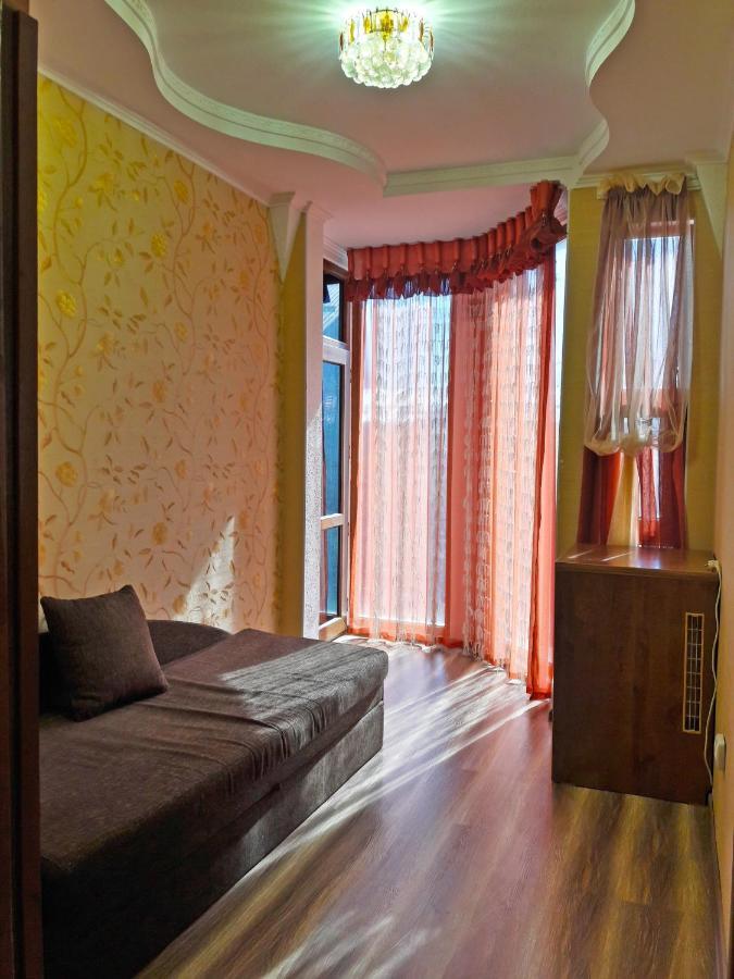 Kristall Hotel Bosteri Exteriér fotografie
