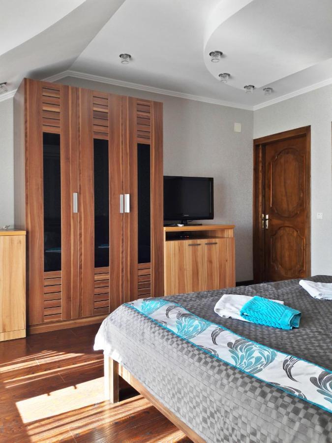 Kristall Hotel Bosteri Exteriér fotografie